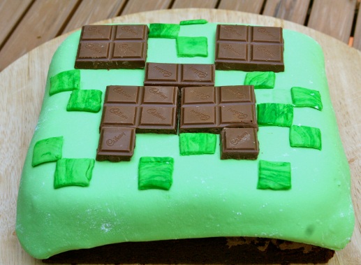 Minecraft Cake #2: The Creeper (For The 12-Year-Old'S Birthday) – Diva  Indoors: Food, With Love